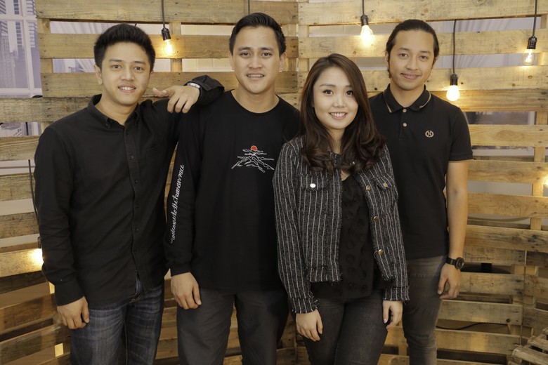 Ketika HIVI! Bercerita Kisah Cinta Masa Remaja Ketika HIVI! Bercerita Kisah Cinta Masa Remaja