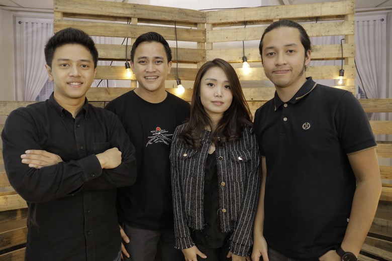 HIVI! Dua Tahun Buat Album Kedua HIVI! Dua Tahun Buat Album Kedua