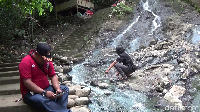 Biaya berkunjung kemari Rp 12.500 per orang dewasa di hari libur dan Rp 10 ribu hari kerja, sedangkan untuk anak cukup membayar Rp 3 ribu per orang (Zulkipli Natsir/detikTravel)