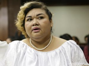 Kenangan Harry de Fretes pada Pretty Asmara