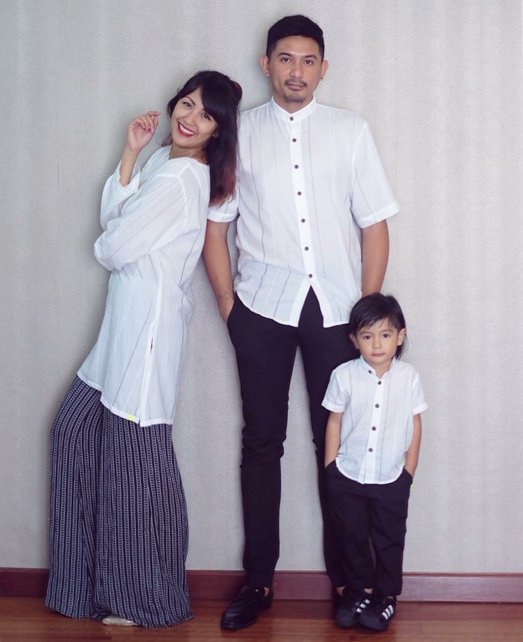 Potret Keluarga Shareena dan Ryan Delon yang Selalu Ceria