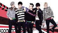 BIGBANG kembali bersatu pada tahun 2011 dengan konser mewah mereka yang bertajuk BIG BANG SHOW 2011 di Korea. Pada tahun ini BIGBANG juga mengeluarkn album mini mereka yang bertajuk Tonight dengan genre yang sedikit berbeda dibandingkan album sebelumnya, yakni bernuansa rock.
