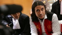 Marcello Tahitoe atau Ello harus duduk di persidangan karena kasus kepemilikan ganja pada 2017. Dirinya juga menjalani rehabilitasi. Foto: Palevi S/detikHOT