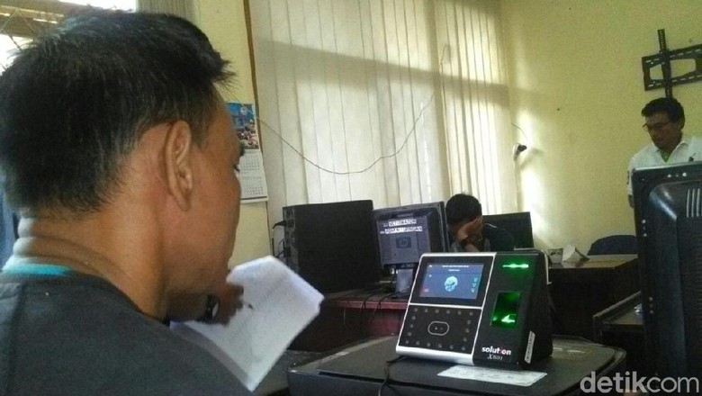 Mulai 2018, Absensi PNS di Garut Pakai Iris Mata Mulai 2018, Absensi PNS di Garut Pakai Iris Mata