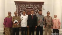 Anies saat mengumumkan tim gubernur bidang antikorupsi atau disebut Komite Pencegahan Korupsi DKI Jakarta. (Zhacky-detikcom)
