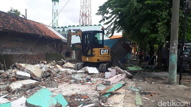 Penertiban bangli di kawasan Wonokromo/