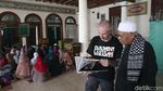 Foto: Aksi Bule Italia yang Senang Dipanggil Asep