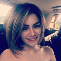 Nikita Mirzani juga memiliki alis tebal dan terlalu pekat sehingga penampilannya jadi kurang natural.  Foto: Instagram