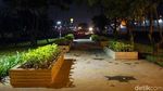 Foto: Air Mancur Warna-warni dan Taman Cantik di Bekasi