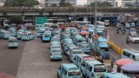 Dinas Perhubungan DKI Jakarta menyurati Organda dan para pimpinan perusahaan angkutan umum tentang batas masa operasi angkutan umum. Dishub juga mengingatkan kendaraan yang usianya lebih dari 10 tahun hanya boleh beroperasi sampai tahun ini guna memberikan kenyamanan dan keamanan penumpang.