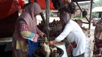 Julukan Kota Salak melekat karena sejak dulu kala, salak salah satu penghasilan primadona masyarakat Tapsel menjual buah salak di kawasan pusat kota (Chaidir/detikTravel)