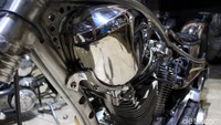 Kesulitan utama dalam pengerjaan tersebut dikatakan Dhika, dari bahan stainlees steel yang digunakannya. Karena sangat berbeda dengan karakter material lainnya. Seperti bagian sasis, kita perhatikan sekali detil per detilnya apakah sudah kayak untuk diterapkan pada motor ini, katanya.