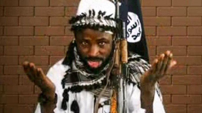 Tangkapan gambar yang diambil pada Selasa (2/1) dari sebuah video yang dirilis kelompok Boko Haram. Tampak pimpinan mereka Abubakar Shekau berbicara dalam pesan video pertamanya dalam beberapa bulan