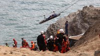 Kecelakaan terjadi di sisi utara Kota Lima tepatnya di jalan pinggir pantai di Serpentin Pasamayo (Foto: Dok. REUTERS/Guadalupe Pardo)
