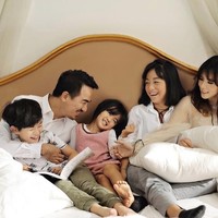  Aktor yang juga seorang atlet judo ini juga dikenal sebagai pria yang hangat karena memiliki hubungan harmonis bersama istri dan anak-anaknya. Foto: Instagram