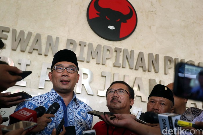 Ridwan Kamil Pastikan Belum Dijodohkan Dengan Anton Charliyan