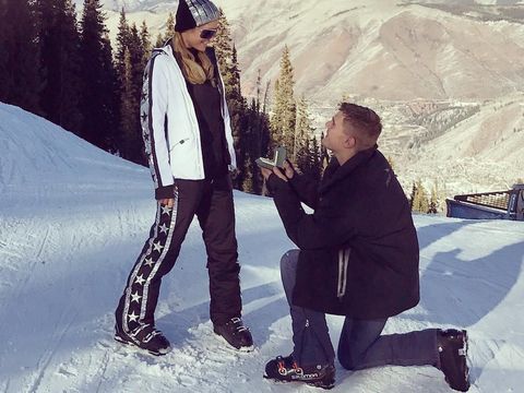 Paris Hilton Akan Gelar 3 Kali Pesta Pernikahan di Berbeda Benua 