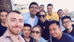 Bikin Iri! Momo Geisha Berpose Bareng Sam Smith