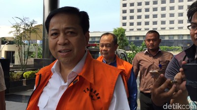 Foto: Senyum Novanto Sehari Jelang Putusan Sela