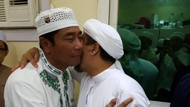 Di Sela Ibadah Umrah, Lulung Temui Habib Rizieq di Mekah