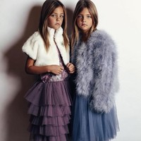 Tampak sangat cantik dalam foto-foto mereka, banyak pula yang mempertanyakan apakah Leah Rose dan Ava Marie dipakaikan makeup. Foto: Instagram Clements Twins