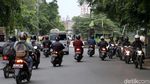 Aksi Nekat Melawan Arus yang Bahayakan Orang Lain