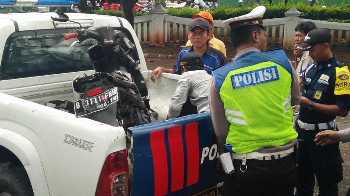 Ibu dan Anak Tewas Tersambar KRL di Perlintasan Bulak Kapal