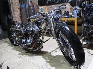 Motor Pertama di Indonesia dengan Bahan Baja Anti-karat