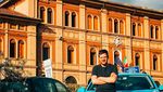 Mengintip Perjalanan Bule Belanda Naik Mobil Listrik