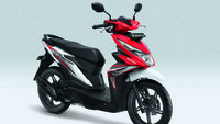 Goresan garis yang lebih dinamis dan penyematan badge logo di bagian sayap depan memperkuat desain compact dari New Honda BeAT eSP yang semakin terlihat lebih sporti. Pool/AHM.