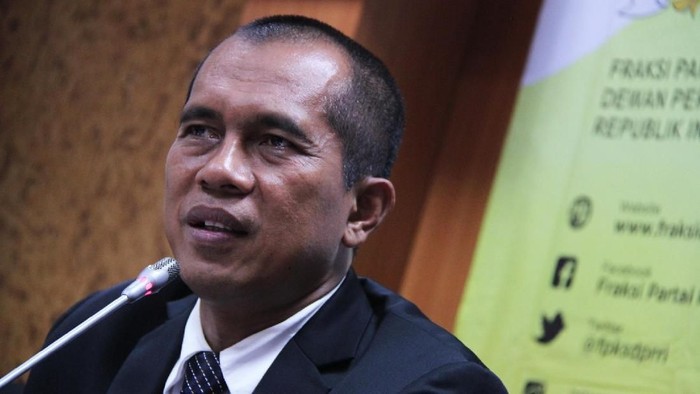 Ketua Komisi I DPR Abdul Kharis Almasyhari