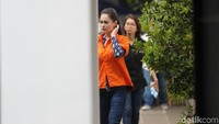 Seperti diketahui, Jennifer bukan sekali ini tersandung kasus narkotika. Ini ketiga kalinya Jennifer ditangkap polisi karena narkoba.