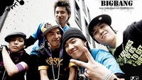 Pada 2016, tak lama setelah diperkenalkan dalam konser Ulang Tahun YG Entertainment ke-10, BIGBANG merilis single pertama bertajuk We Belong Together dan debut dengan lagu bergenre Hip-Hop, La La La.