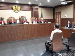 Eks Pejabat Bakamla Didakwa Terima SGD 104.500 Terkait Proyek