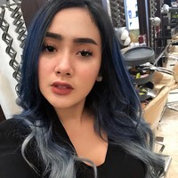 Kalau sedang dandan maksimal, alis yang dibuat tebal akan menyeimbangkan makeup. Namun ketika makeup natural, namun alis tetap dibuat tebal maka hasilnya seperti penampilan Cita Citata Ini. Alisnya Cita yang kadang terlihat terlalu tebal itu sering dikomentari netizen.  Foto: Instagram