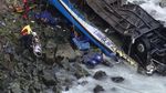 Hancur, Ini Penampakan Bus yang Jatuh dari Tebing di Peru
