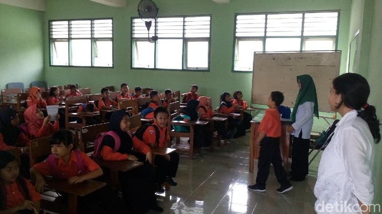 Numpang Belajar di Kampus  Ini Ekspresi Ratusan Siswa SDN 