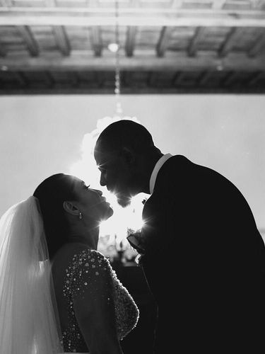 Mengintip Pernikahan Romantis Brian McKnight di Malam Tahun Baru