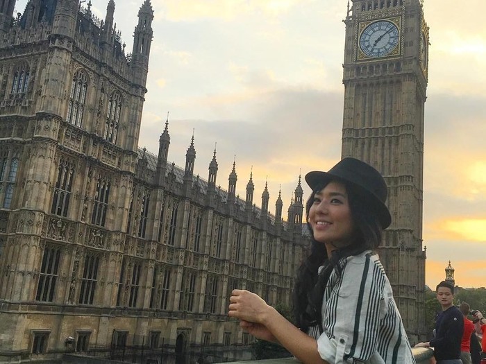 Liburannya Sora Aoi, mantan aktris porno Jepang