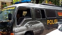 Dari informasi yang dihimpun, paket mencurigakan diterima pada Rabu (3/1) malam dan akhirnya dilaporkan ke polisi.