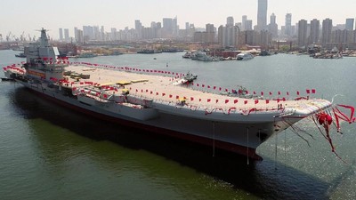 China Pamer Kapal Induk dan Pesawat Canggih