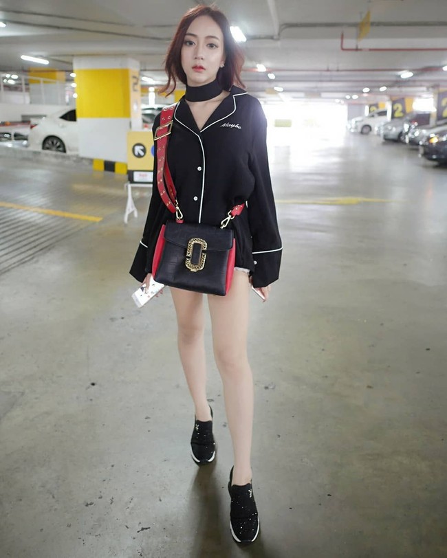 Ini Sosok Model Cantik yang Viral karena Kencan dengan Bocah 10 Tahun