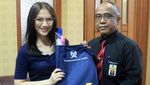 Si Cantik Melody JKT48 ke Kantor Pajak, Kamu Kapan?