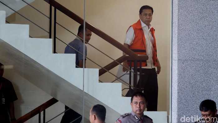 Kelar Diperiksa KPK, Setya Novanto Hanya Diam