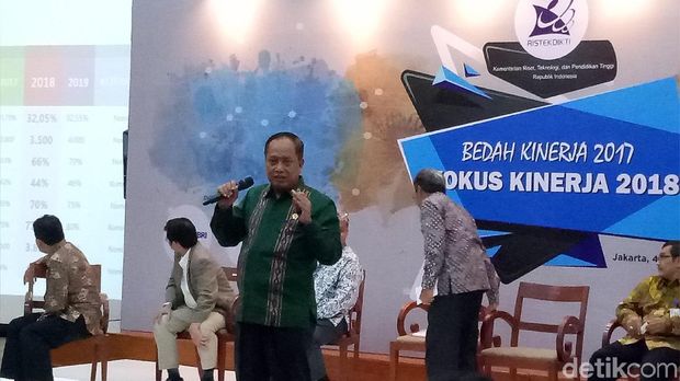 Menristek Dikti Siap Kembangkan Kuliah Online di 2018