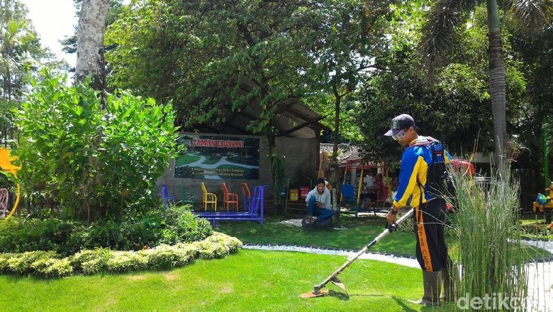 Siapa Sangka Taman Cantik di Boyolali Ini Ada di TPA Sampah Siapa Sangka Taman Cantik di Boyolali Ini Ada di TPA Sampah