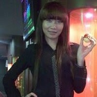 Dengan rambut panjang dan poni depan, Lucinta terlihat manglingi. Walaupun sebelumnya Lucinta sempat membantah bahwa dirinya merupakan transgender, namun kini ia telah blak-blakan mengakui statusnya itu. Foto: Dok. Ist