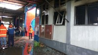 Kedatangan pasukan Raider sekitar pukul 13.18 WIB,Kamis (4/1/2017). Mereka membawa pentungan dan tameng lengkap helm baja. Prajurit TNI ini masuk berdasar peleton. 