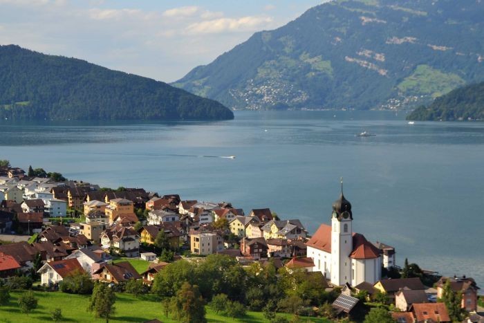 Danau di Swiss