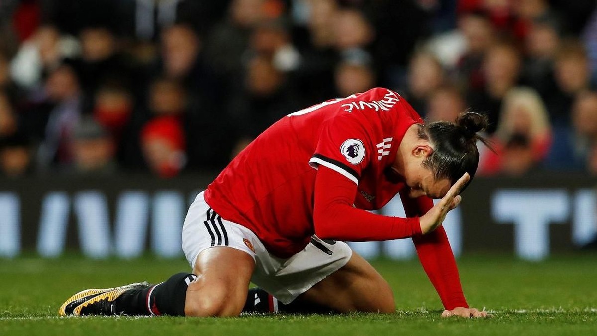 Zlatan Ibrahimovic sudah menyerah? (Lee Smith/Action Images via Reuters)